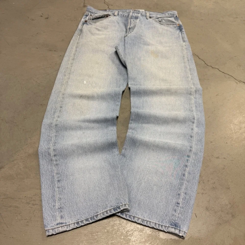 Vintage y2k Light Wash Levi's Jeans
